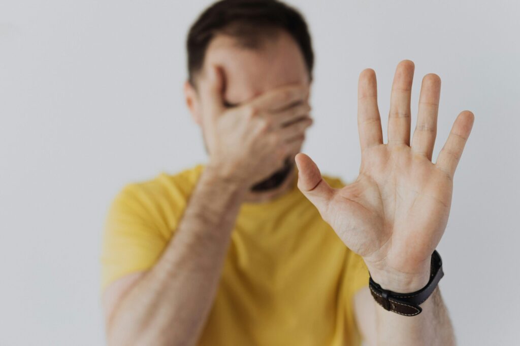 10 Signs a Man is Emotionally Immature Without Knowing It