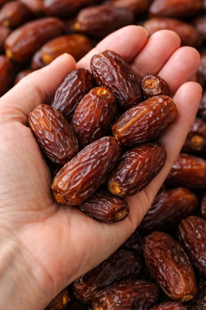 Proven Health Benefits of Dates (Dried, Fresh, Medjool) – Science Based