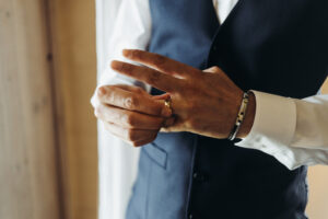 I Took Off My Ring to Let My Finger Breathe. Then I Met Her