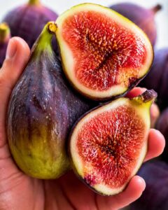 Scientifically Proven Health Benefits of Figs (Fruit, Leaves, Dried or Fresh)
