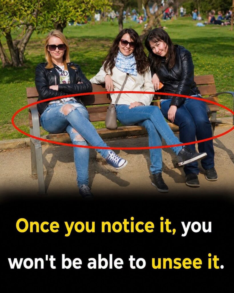 Can You Spot What’s Wrong With This Picture? Three Women Seem to Be Sitting on Invisible Chairs